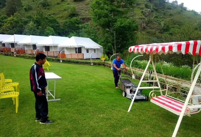 Lomakeskus Banjara Mountain Retreat Chail Hills