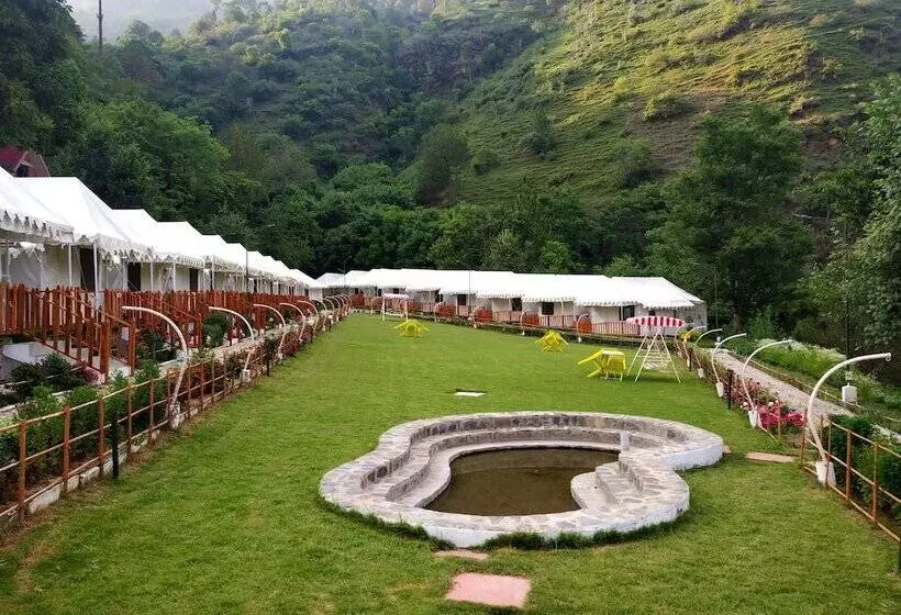 Lomakeskus Banjara Mountain Retreat Chail Hills