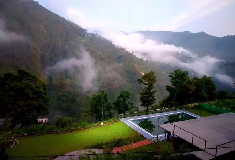 Lomakeskus Banjara Mountain Retreat Chail Hills