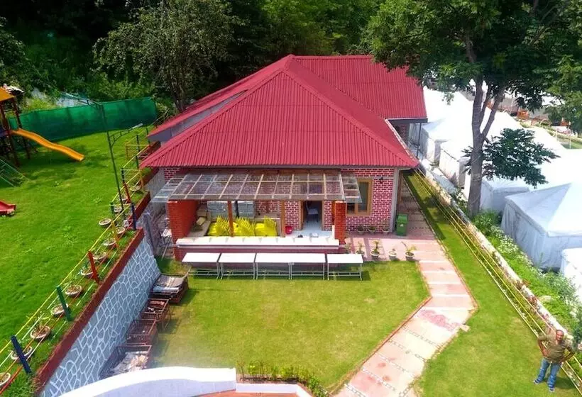 Lomakeskus Banjara Mountain Retreat Chail Hills