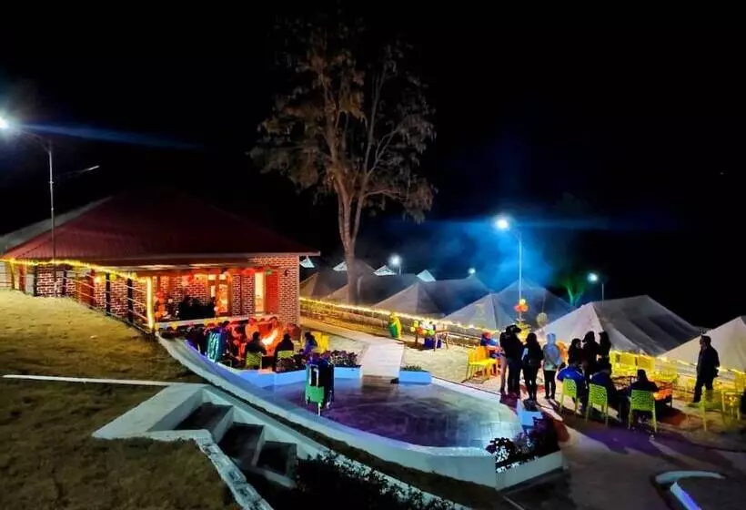 Lomakeskus Banjara Mountain Retreat Chail Hills