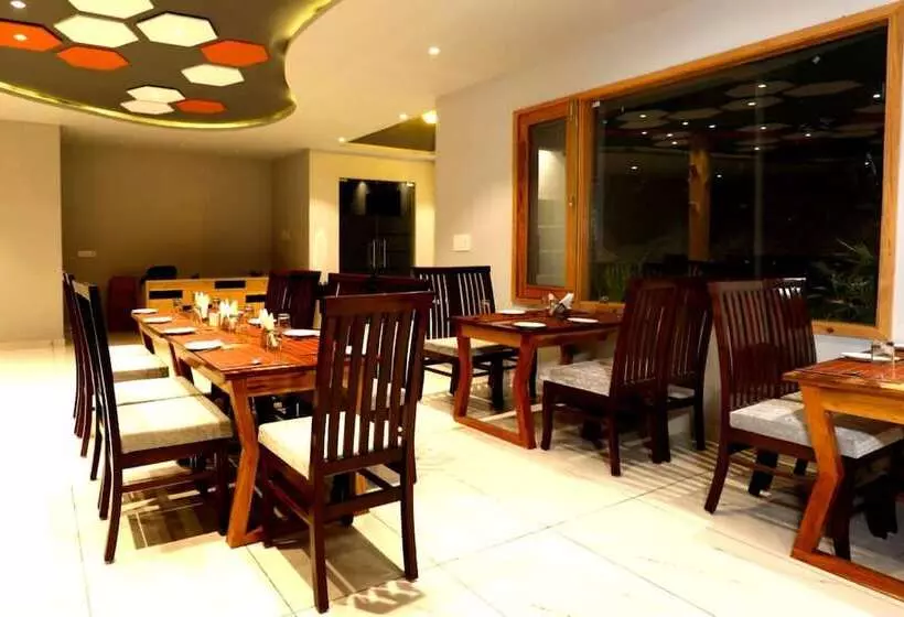 Lomakeskus Banjara Mountain Retreat Chail Hills