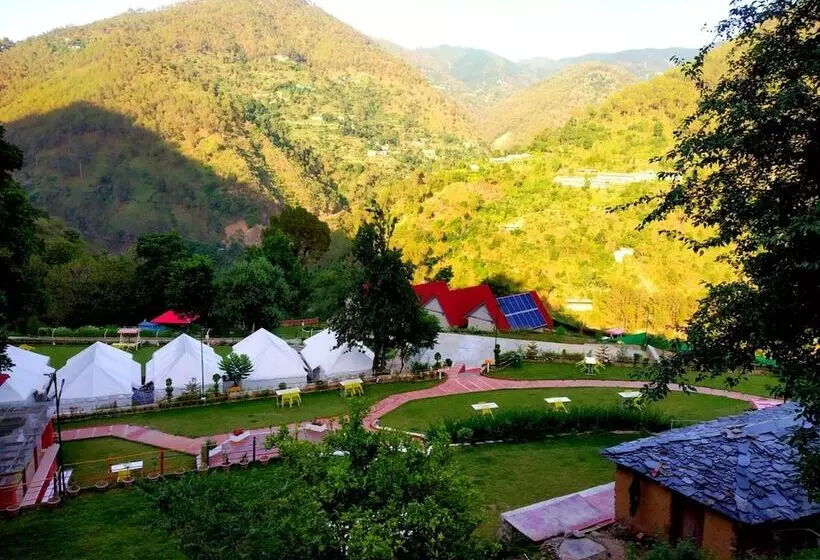 Lomakeskus Banjara Mountain Retreat Chail Hills