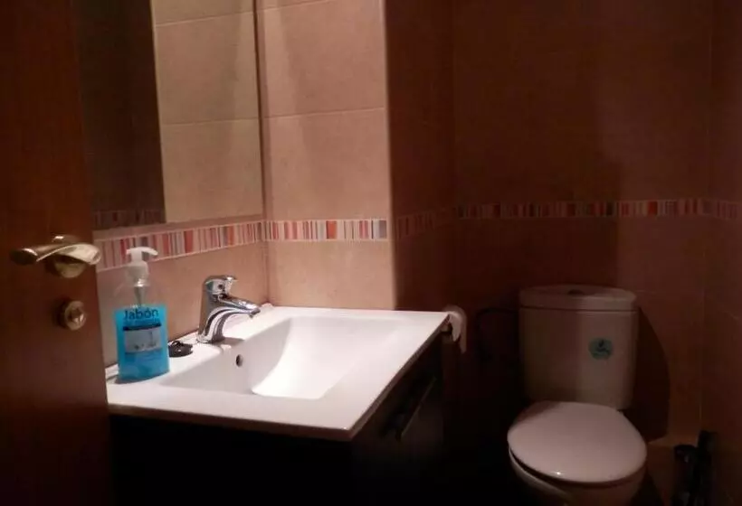 هاستل Barcelona Central Garden Hostal