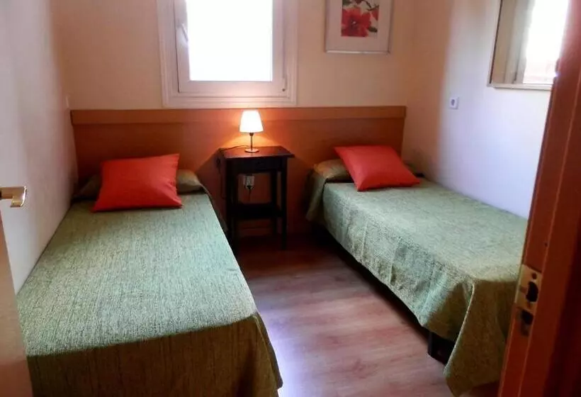 هاستل Barcelona Central Garden Hostal