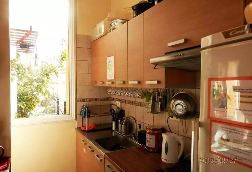 هاستل Barcelona Central Garden Hostal