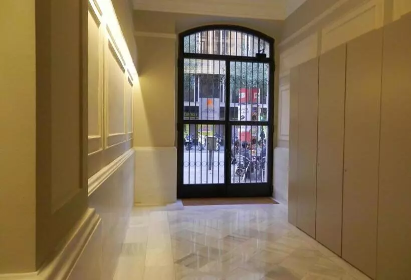 هاستل Barcelona Central Garden Hostal