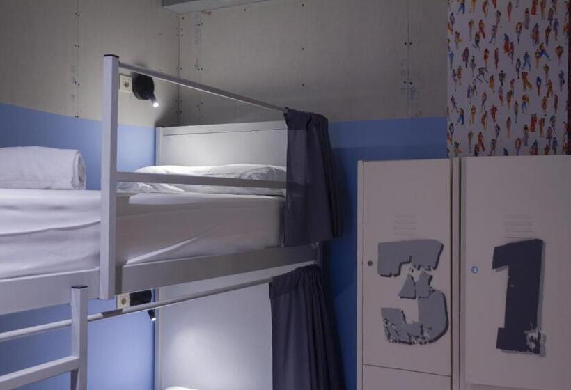 Room00 Valencia Hostel