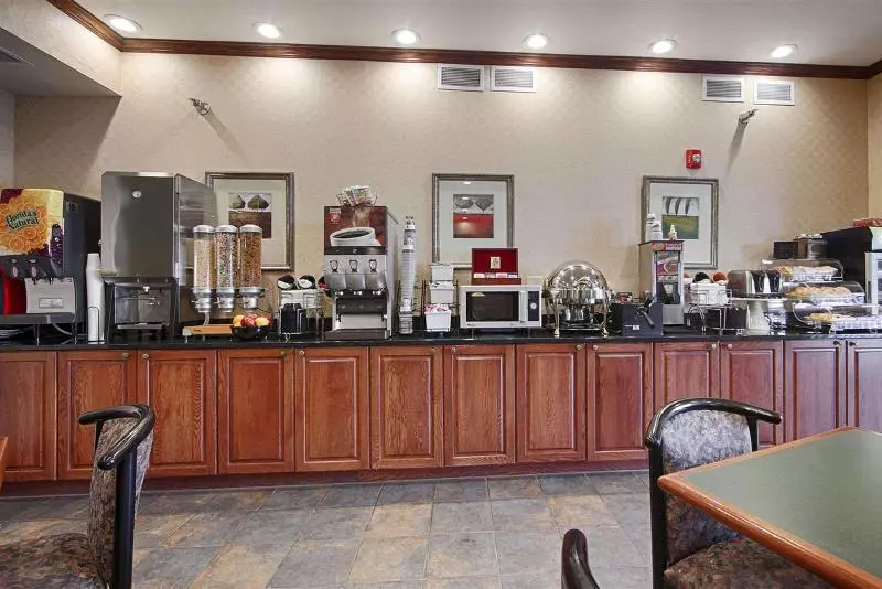 Heritage Hotel And Suites