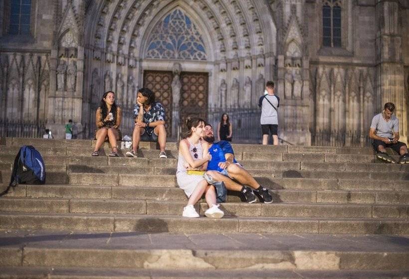 مسافرخانه Safestay Barcelona Gothic