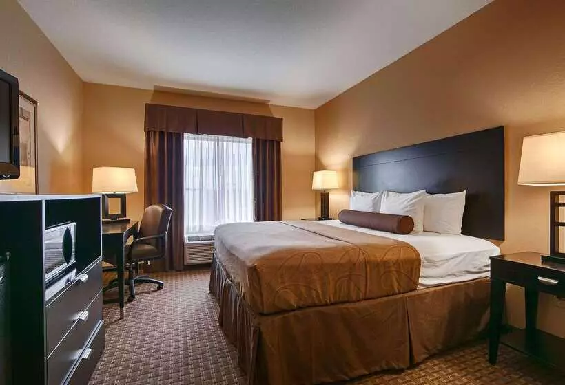בית מלון כפרי Best Western Bastrop Pines Inn