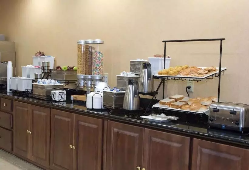 בית מלון כפרי Best Western Bastrop Pines Inn