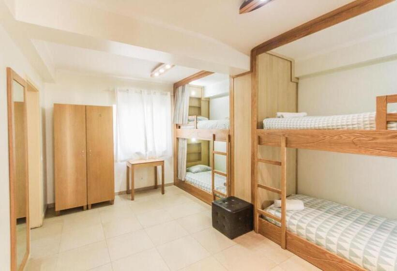 בית מלון כפרי Peniche Surfcamp Hostel