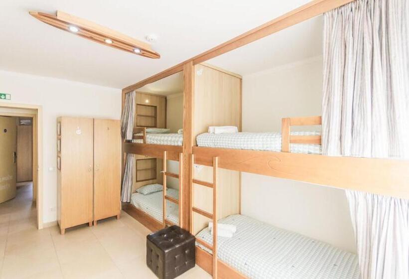 בית מלון כפרי Peniche Surfcamp Hostel