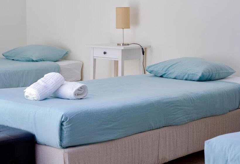 בית מלון כפרי Peniche Surfcamp Hostel