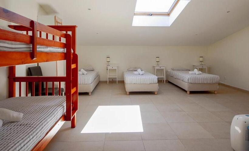 בית מלון כפרי Peniche Surfcamp Hostel