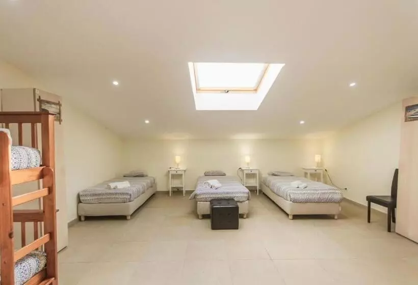 Hotel Peniche Surfcamp Hostel