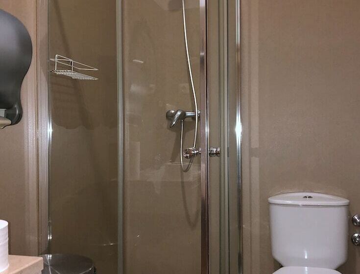 هتل The Poets Inn