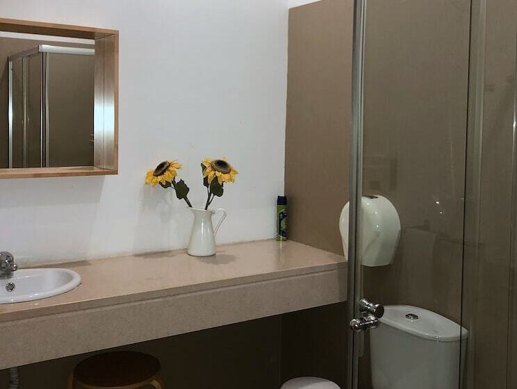 هتل The Poets Inn