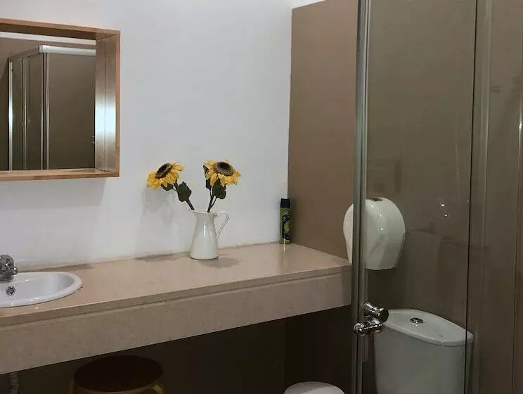 هتل The Poets Inn