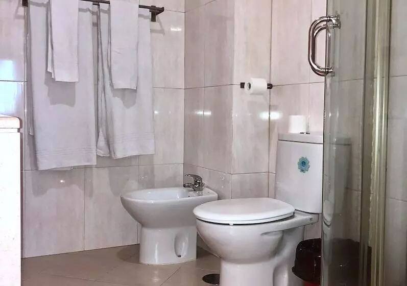 هتل The Poets Inn