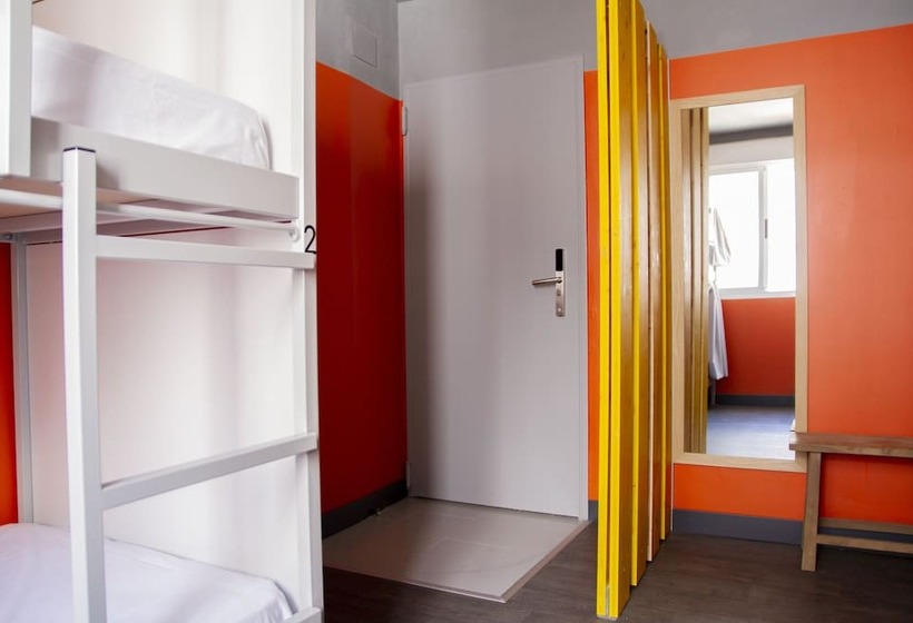 Room00 Valencia Hostel