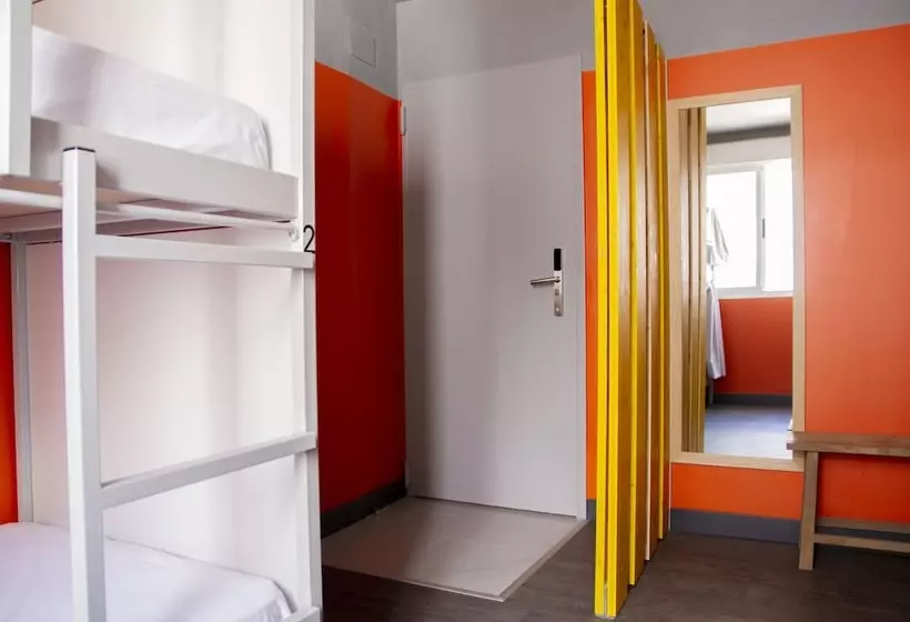 Room00 Valencia Hostel