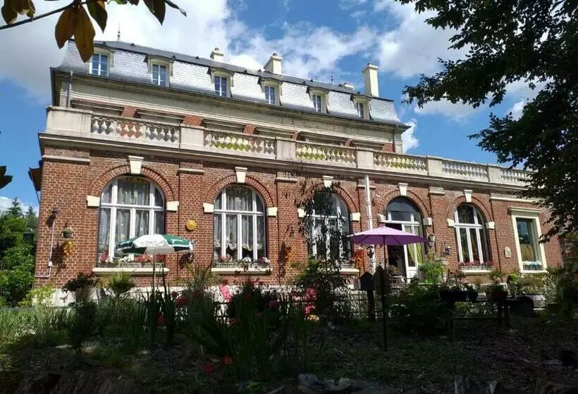 Aamiaismajoitus (B&B) Villa Les Camelias