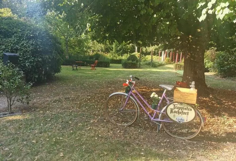 Aamiaismajoitus (B&B) Villa Les Camelias