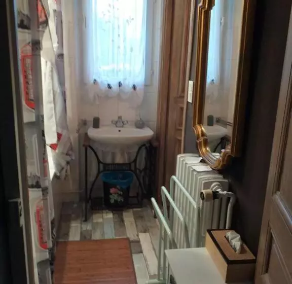 Aamiaismajoitus (B&B) Villa Les Camelias