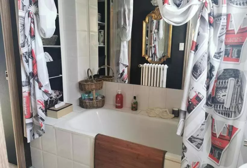 Aamiaismajoitus (B&B) Villa Les Camelias