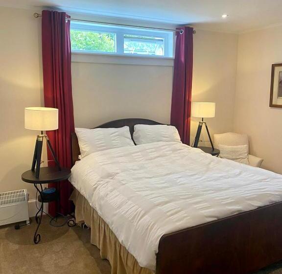 住宿加早餐  Whitehouse