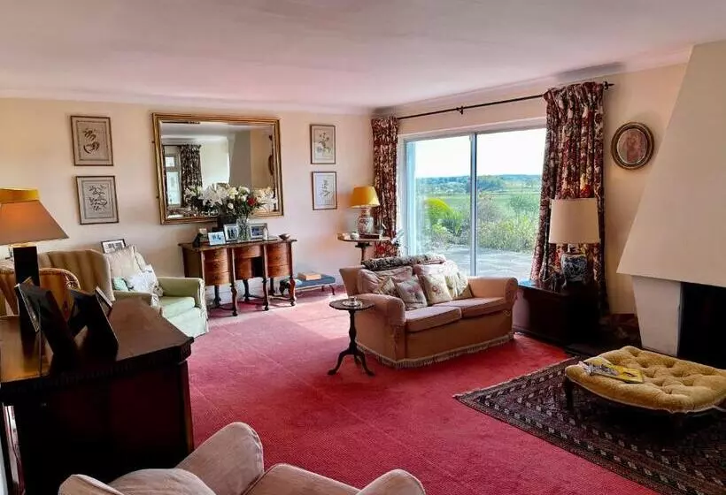 Aamiaismajoitus (B&B) Whitehouse