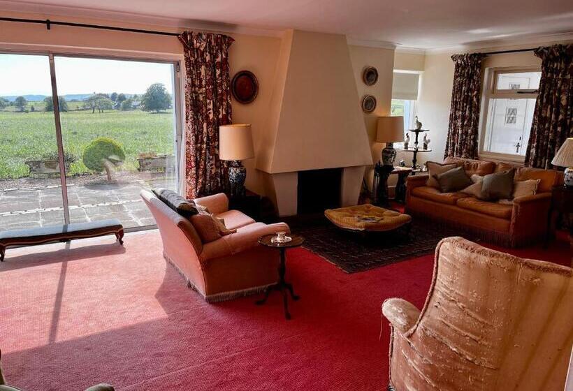 住宿加早餐  Whitehouse