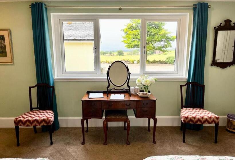 住宿加早餐  Whitehouse