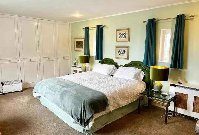 Aamiaismajoitus (B&B) Whitehouse