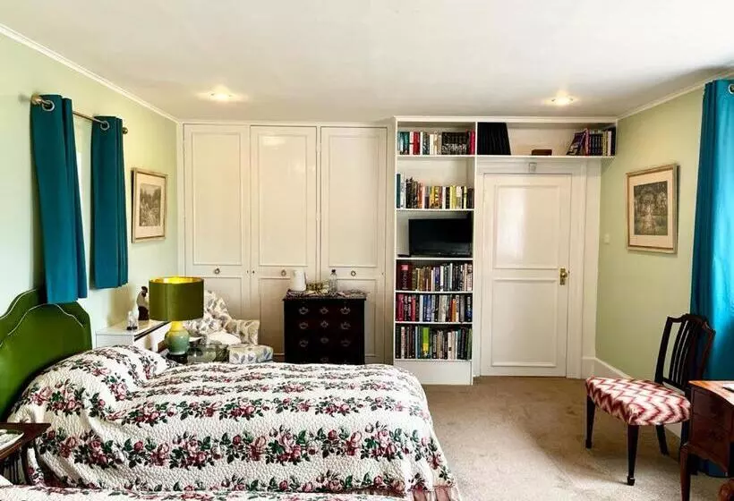 Aamiaismajoitus (B&B) Whitehouse