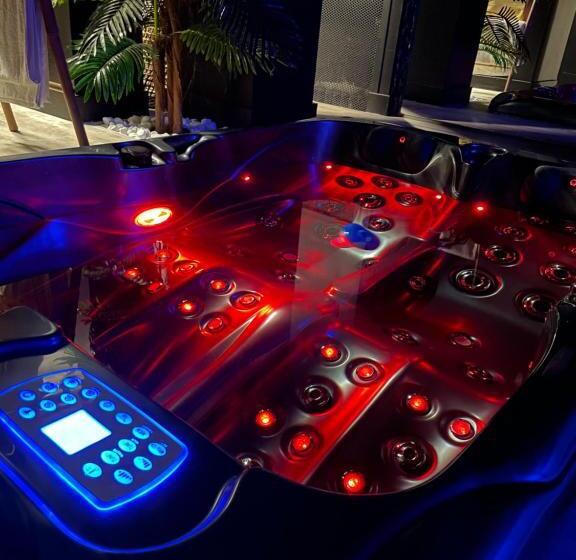 فندق La Suite Grenoble Spa Jacuzzi Et Sauna Privatif