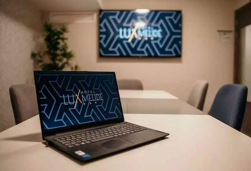 Otel Lux Melide