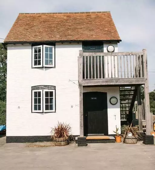 ペンション The George And Dragon Pub