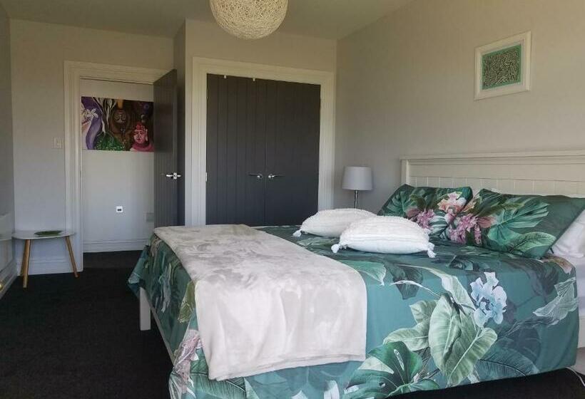 Bed & Breakfast Chez Tiaré   The Private Wing