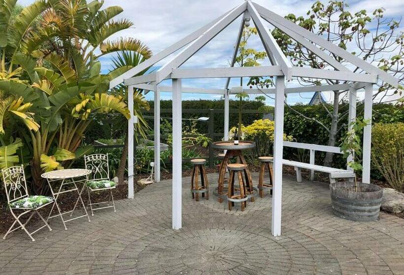 Bed & Breakfast Chez Tiaré   The Private Wing