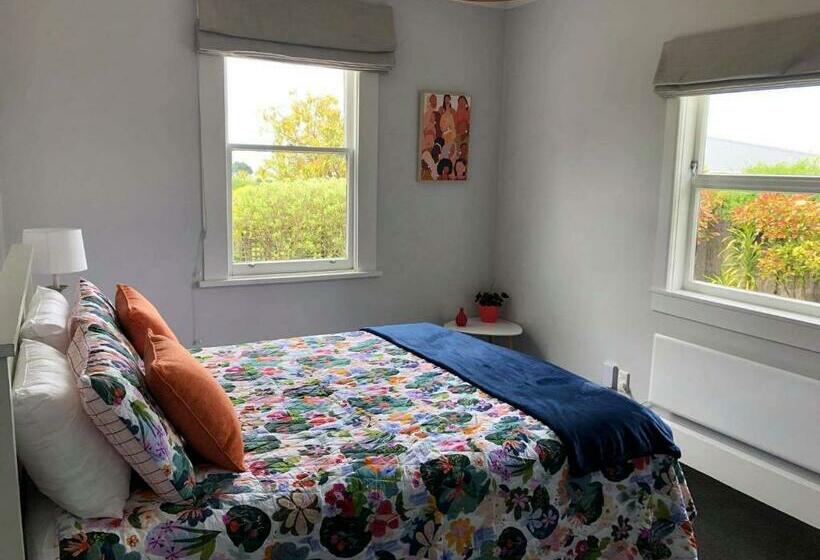 Bed & Breakfast Chez Tiaré   The Private Wing