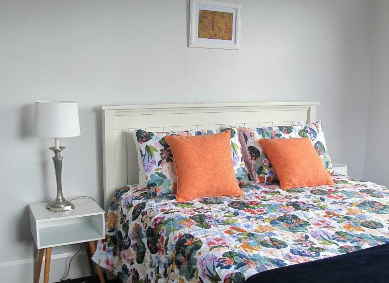 Bed & Breakfast Chez Tiaré   The Private Wing