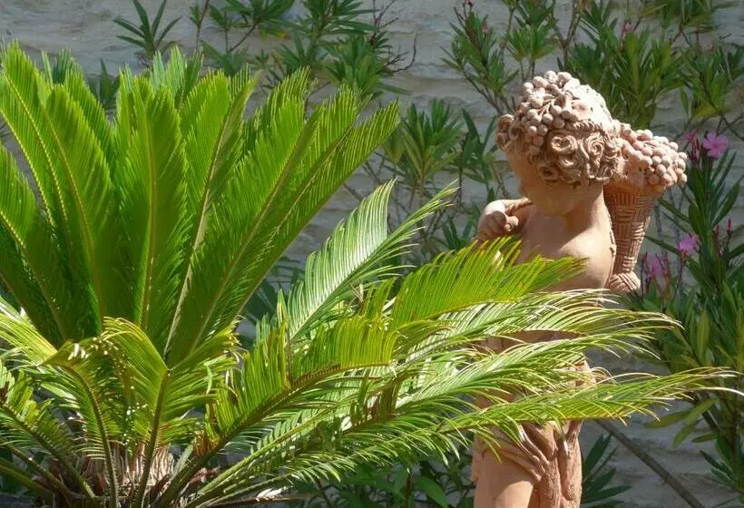 Aamiaismajoitus (B&B) Clos De Mont July, Architecture Xviiie Au Cœur De La Nature