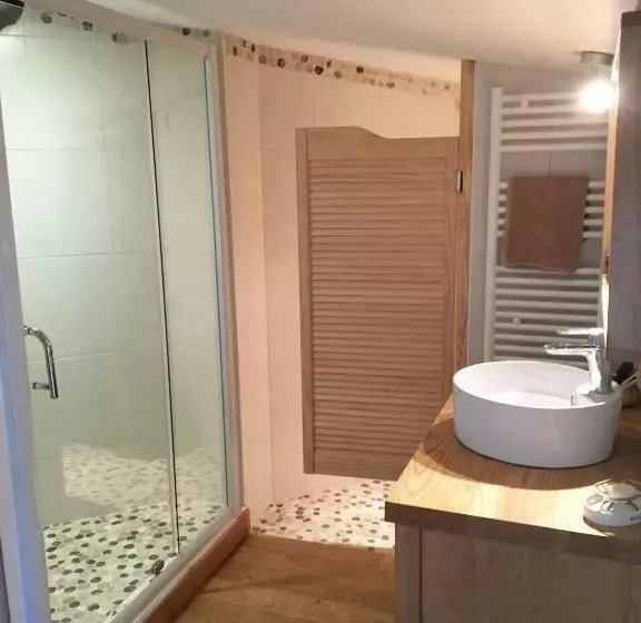 Aamiaismajoitus (B&B) Clos De Mont July, Architecture Xviiie Au Cœur De La Nature