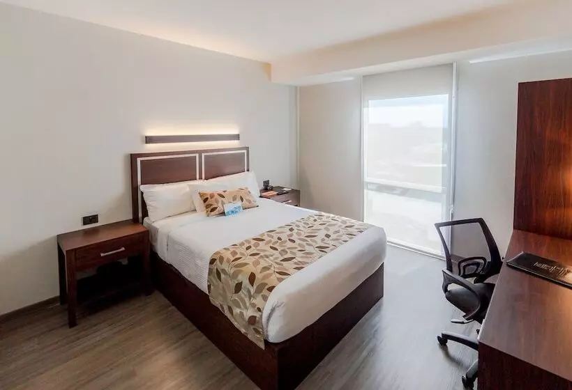 ホテル Sleep Inn Guadalajara Galerias