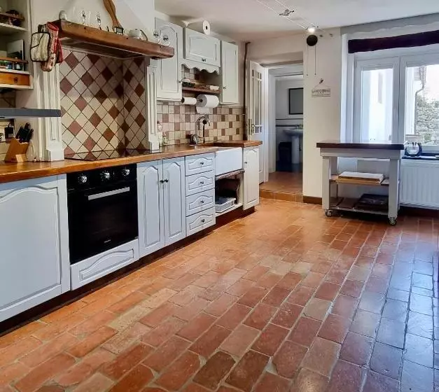پانسیون Hisa Brdo Guesthouse