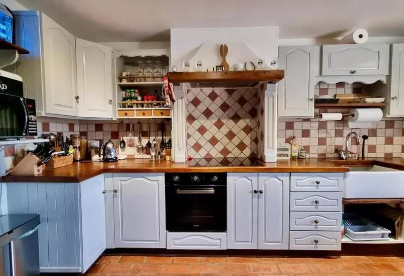 پانسیون Hisa Brdo Guesthouse