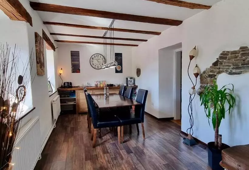 پانسیون Hisa Brdo Guesthouse